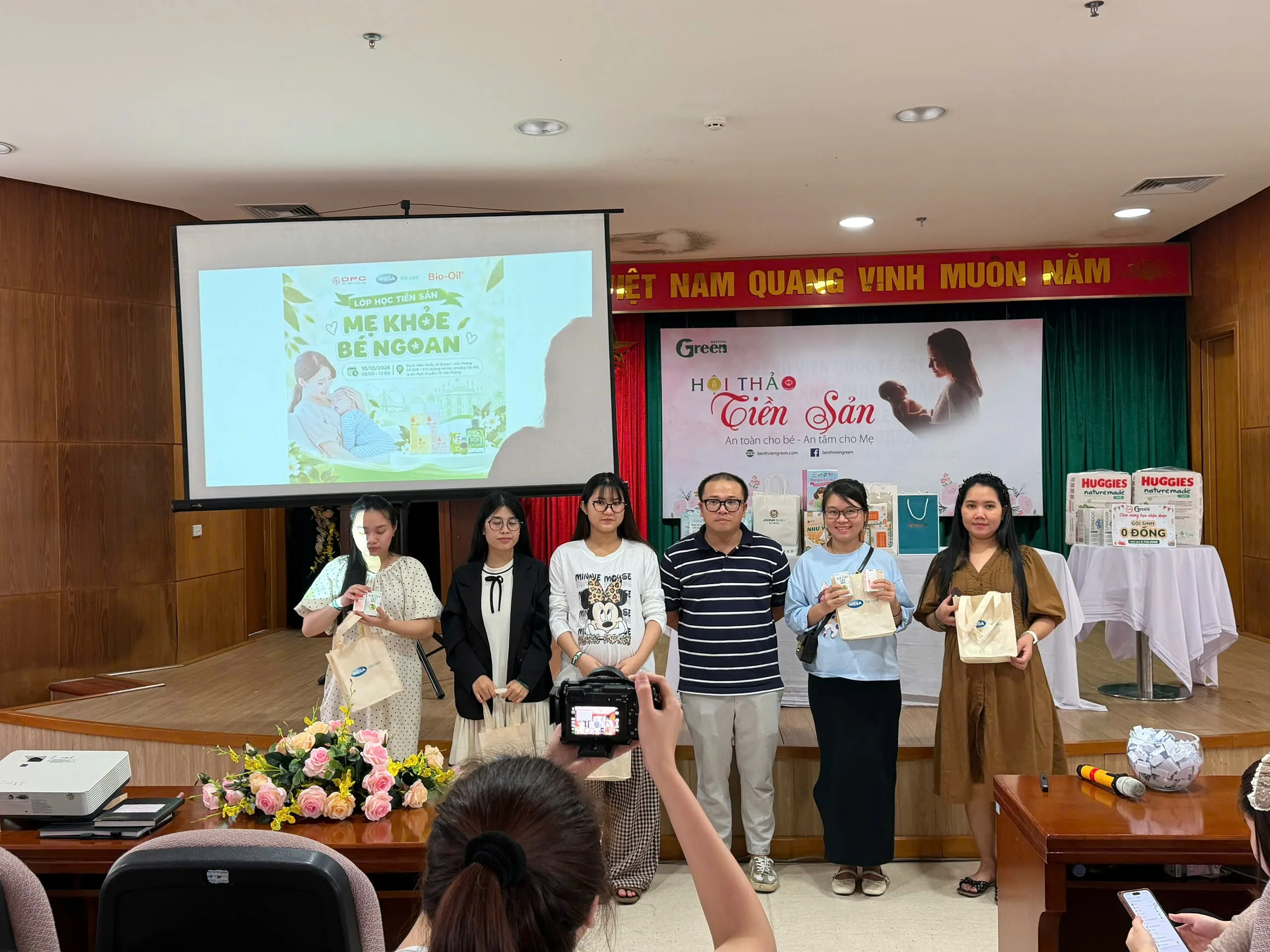 VE, OPC và Mege We Care đồng hành cùng hơn 200 mẹ bầu tại lớp học tiền sản tại Bệnh viện Đa khoa Quốc tế Gree