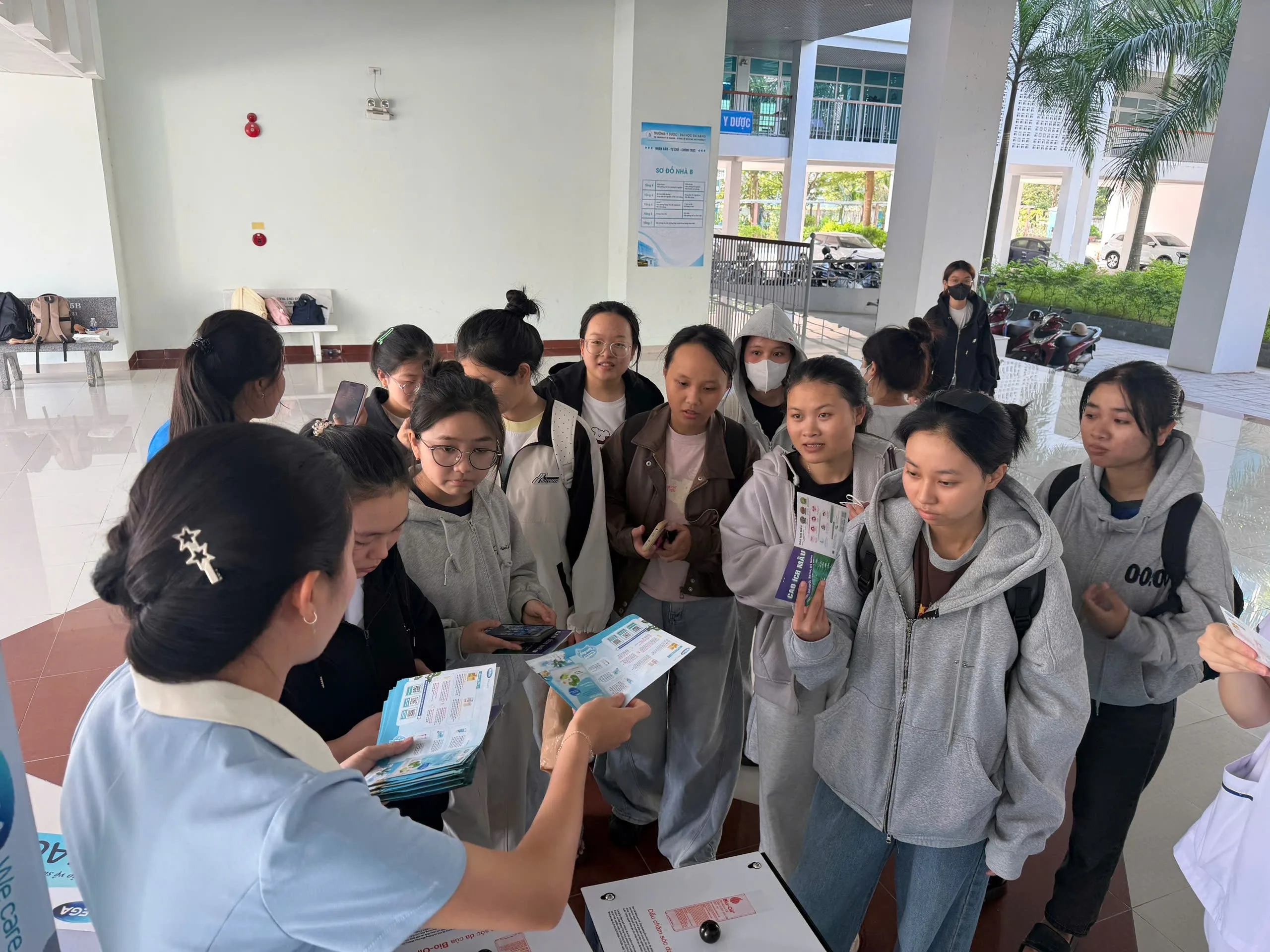 ĐH Y dược Đà Nẵng và Unitour "Triệu vẻ đẹp, triệu làn da" - Day nào cũng yêu 2